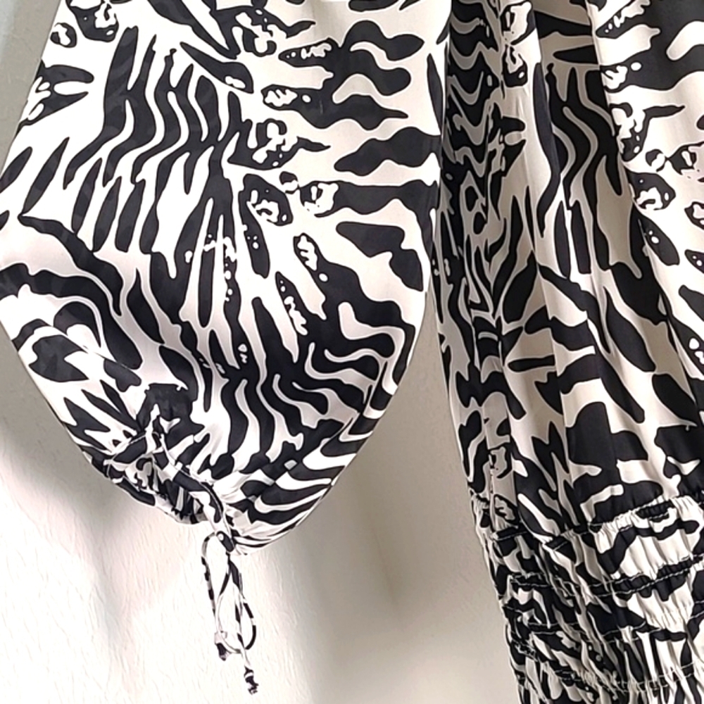 Essentials by Milano Black & White Print Top, Puffy Sleeves, Size XL - Picture 5 of 9